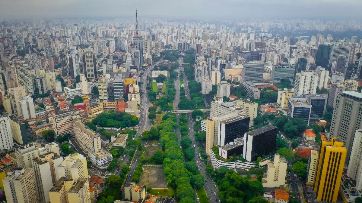 Por que investidores americanos estão de olho no mercado imobiliário brasileiro?